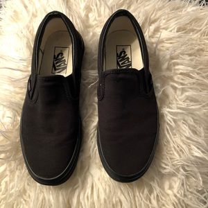 〰️Black slip on vans〰️